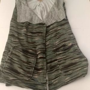 Democracy camo stripe vest size Large EUC